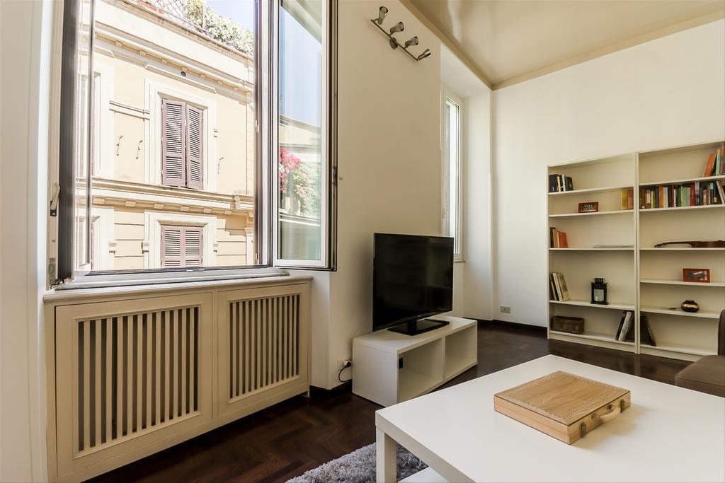 Palazzo Borghese Lovely Flat Rome Bagian luar foto